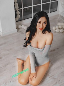 SHOPI - Escort KANUPRIYA | Girl in Dubai